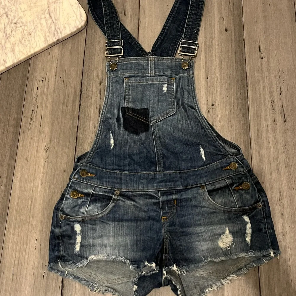 Guess short denim overalls sz XS